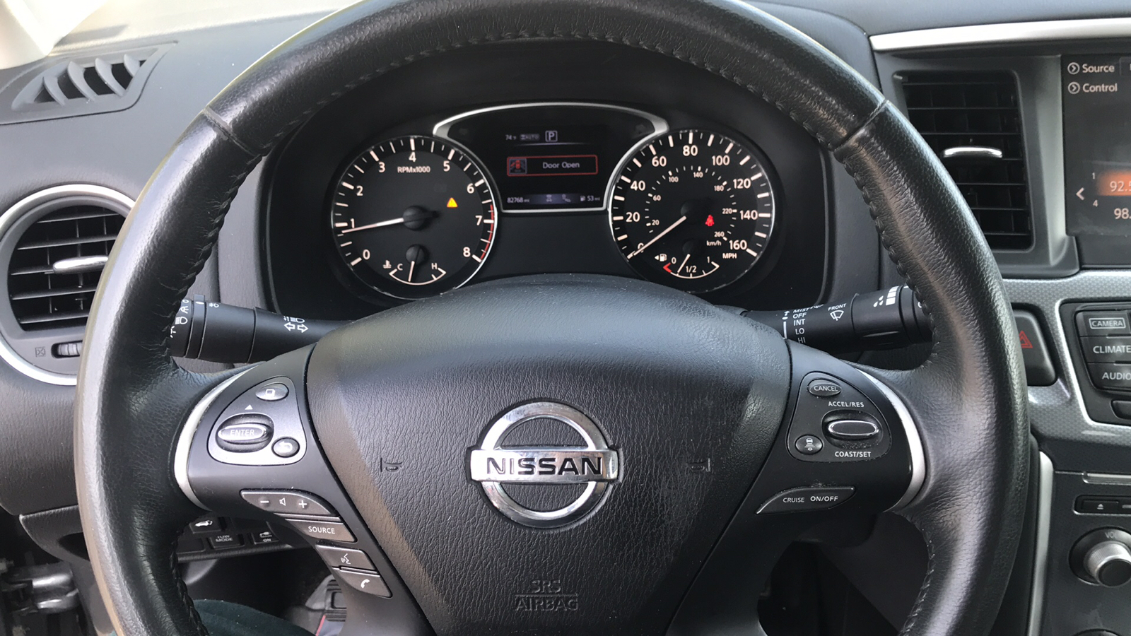 2018 Nissan Pathfinder SL 9