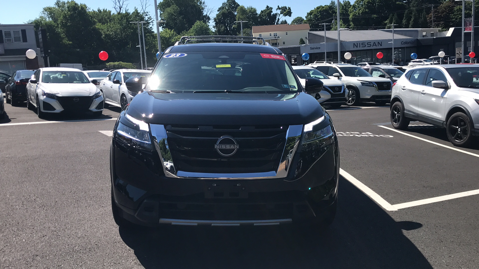 2023 Nissan Pathfinder SL 2