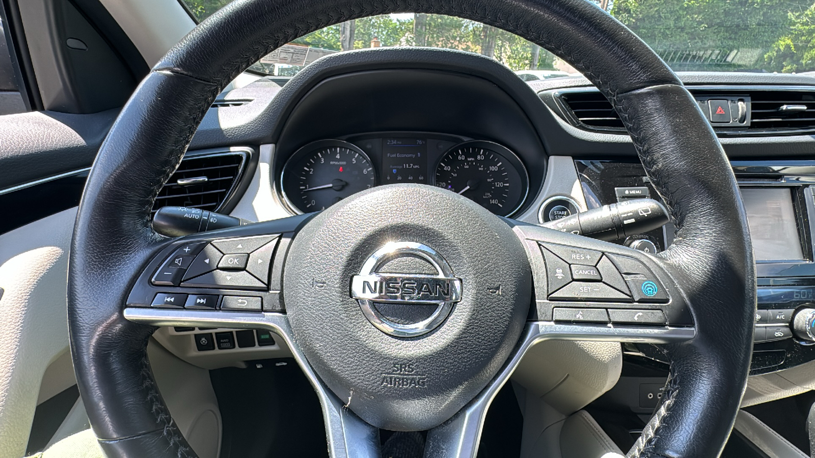 2019 Nissan Rogue Sport SL 16