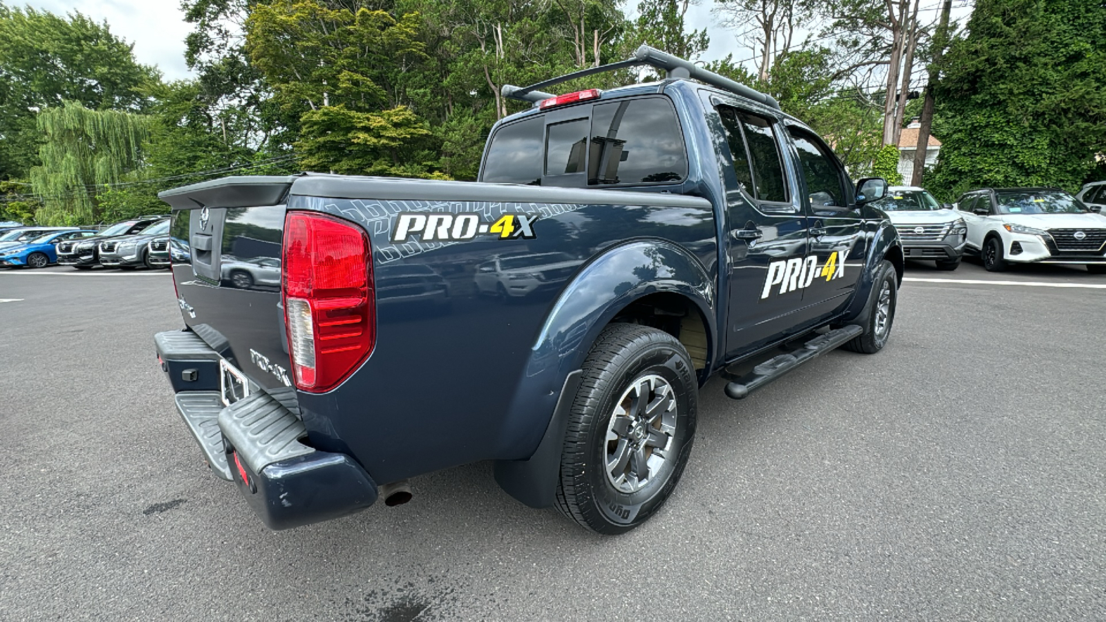 2017 Nissan Frontier PRO-4X 10