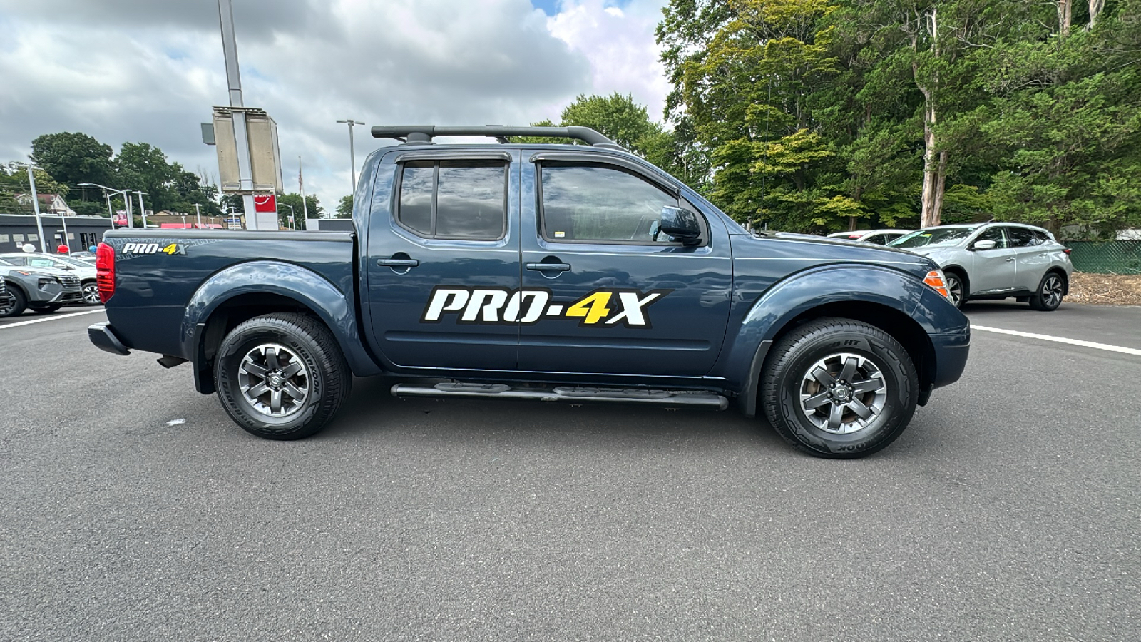 2017 Nissan Frontier PRO-4X 11