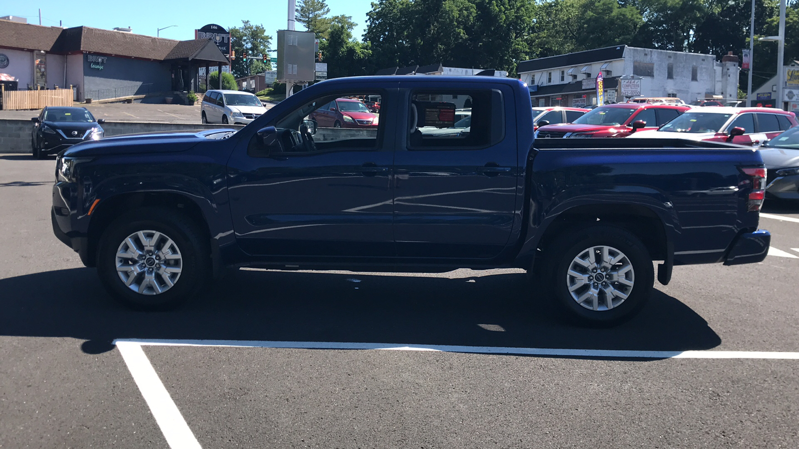 2022 Nissan Frontier SV 4