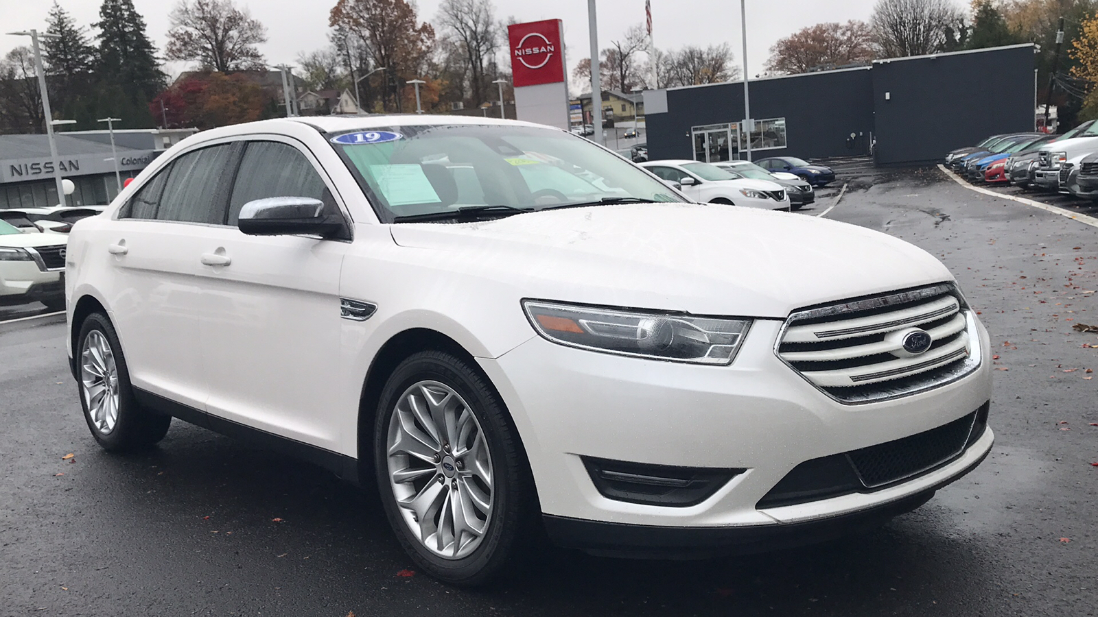 2019 Ford Taurus Limited 1