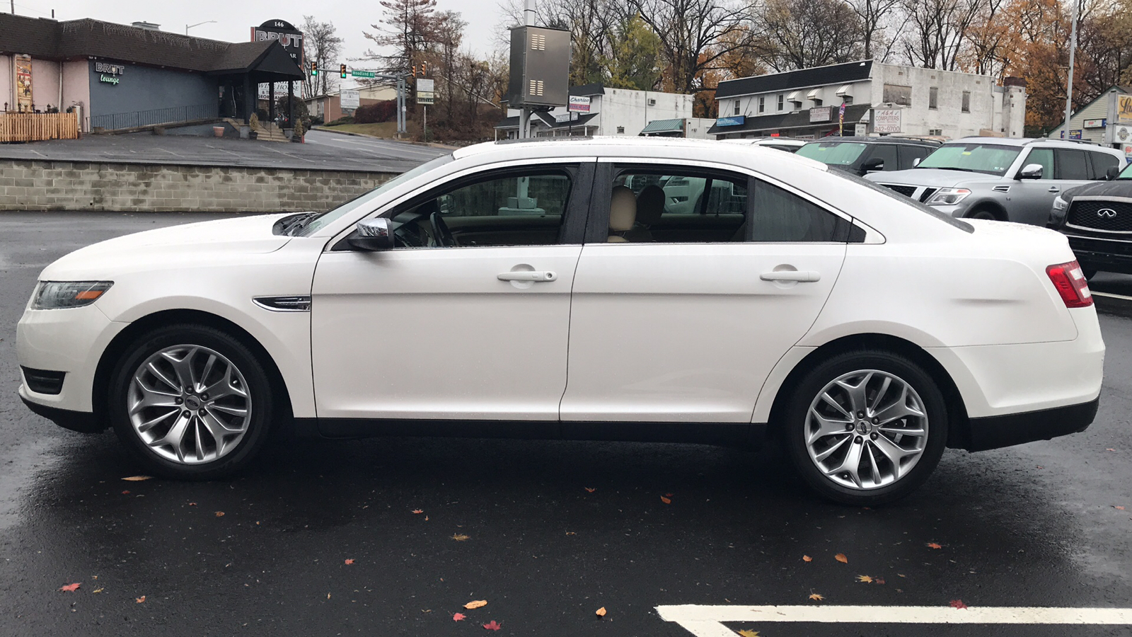 2019 Ford Taurus Limited 4