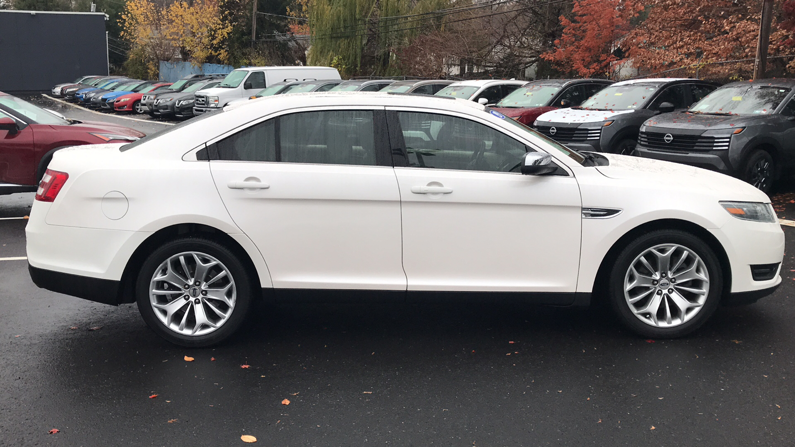 2019 Ford Taurus Limited 25