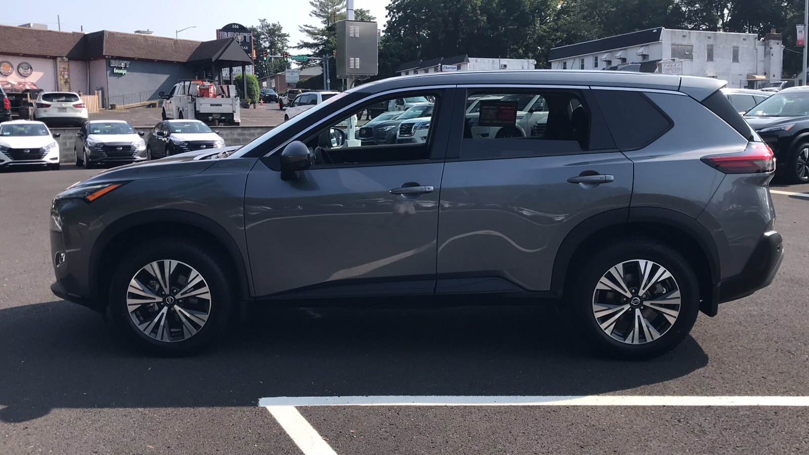 2021 Nissan Rogue SV 4