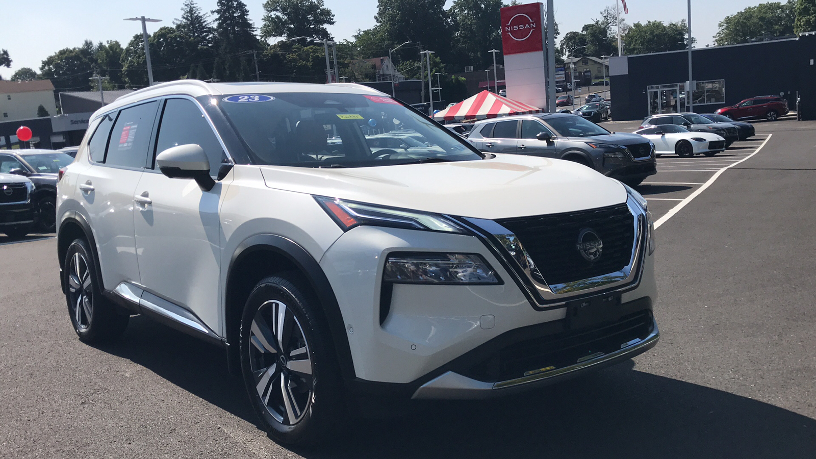 2023 Nissan Rogue Platinum 1