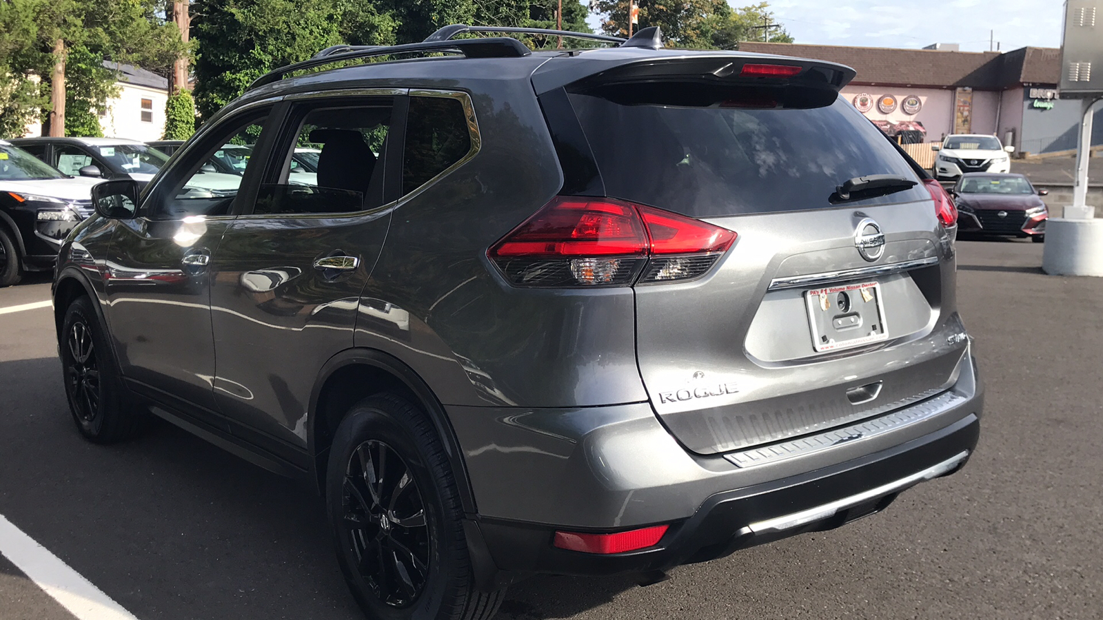 2017 Nissan Rogue SV 22