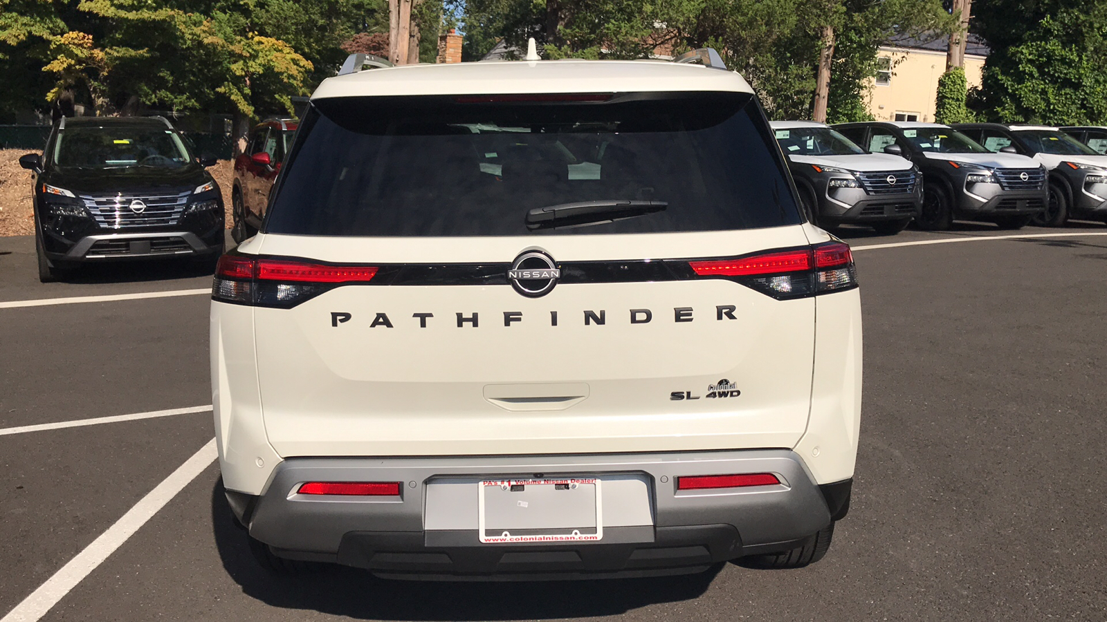 2023 Nissan Pathfinder SL 24