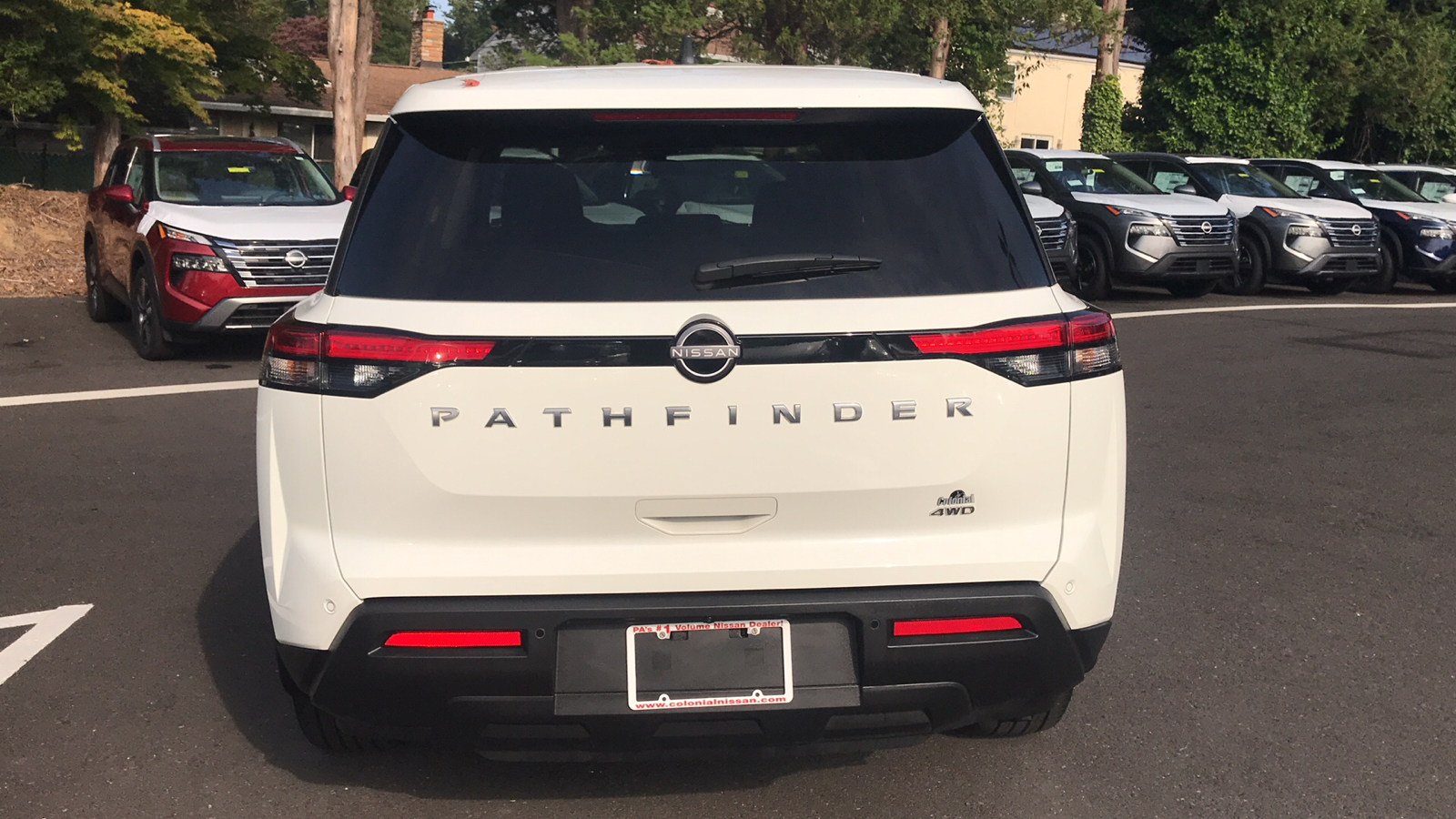 2023 Nissan Pathfinder S 23