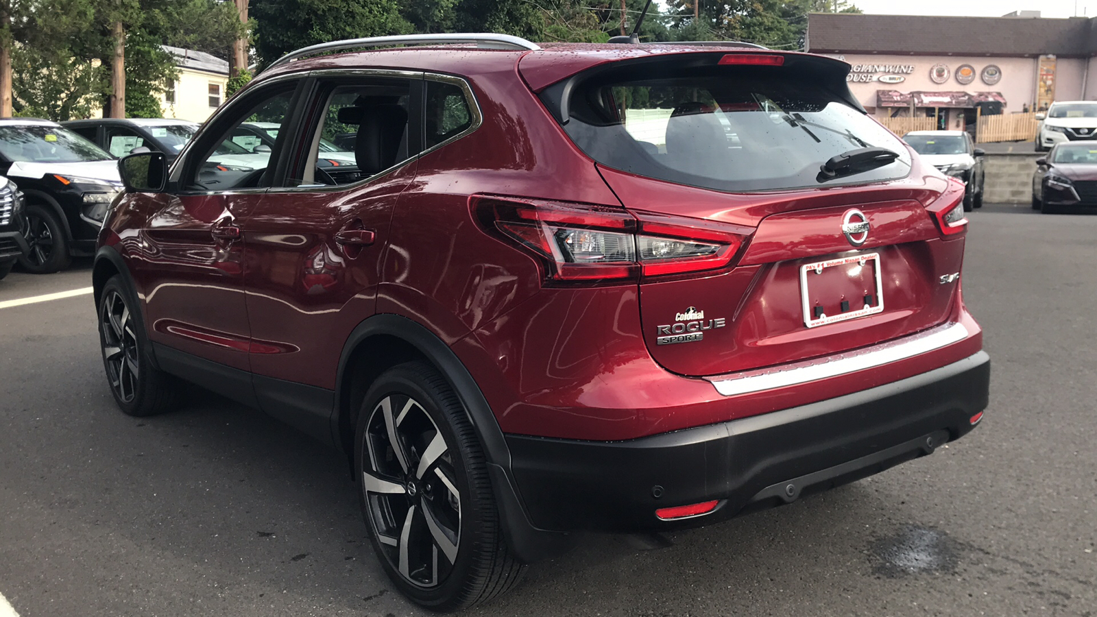 2022 Nissan Rogue Sport SL 24