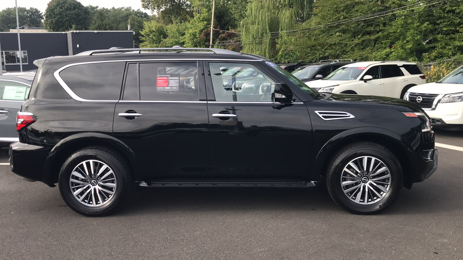 2023 Nissan Armada SL 29