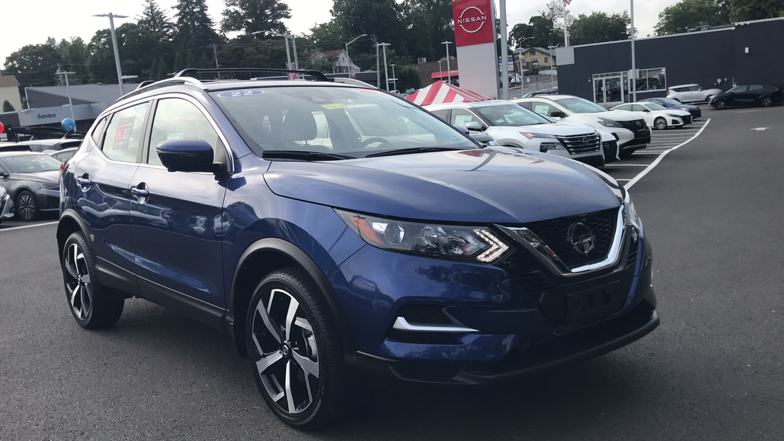 2022 Nissan Rogue Sport SL 1