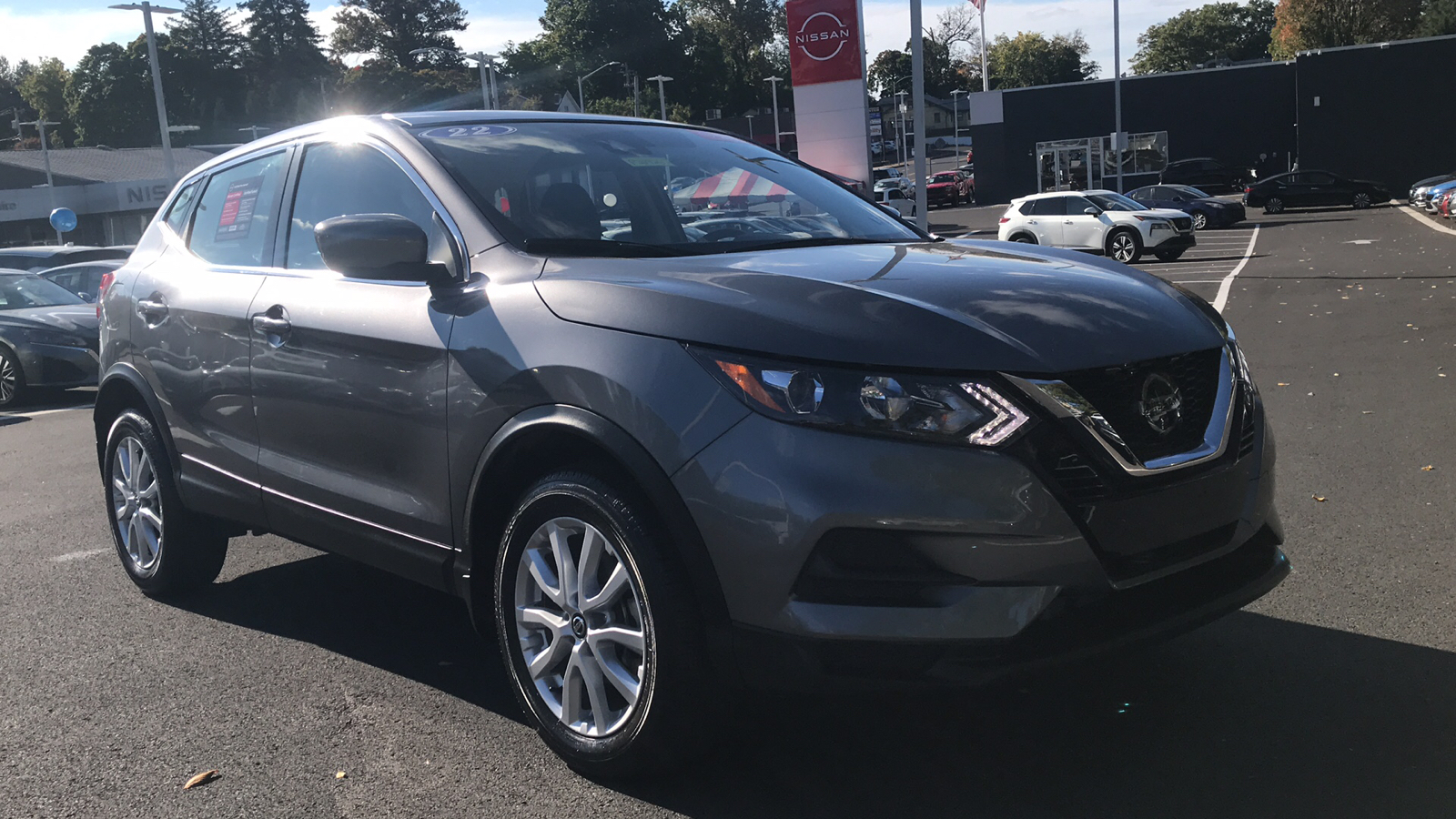 2022 Nissan Rogue Sport S 1