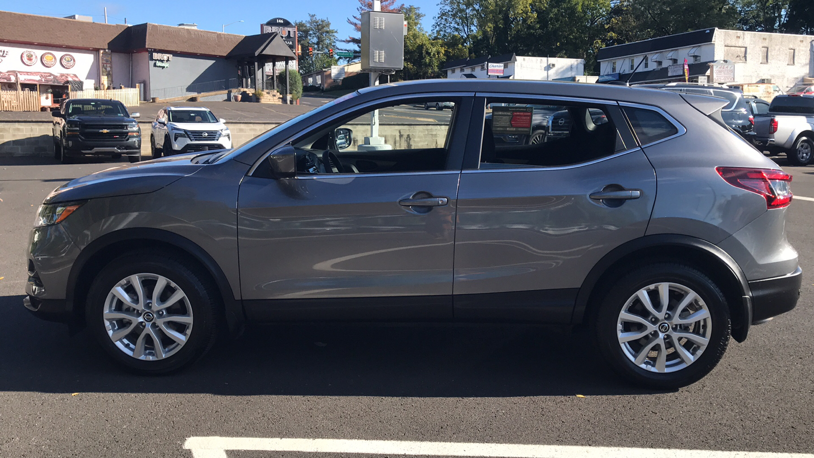 2022 Nissan Rogue Sport S 4