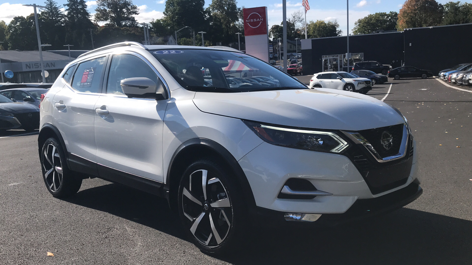 2022 Nissan Rogue Sport SL 1