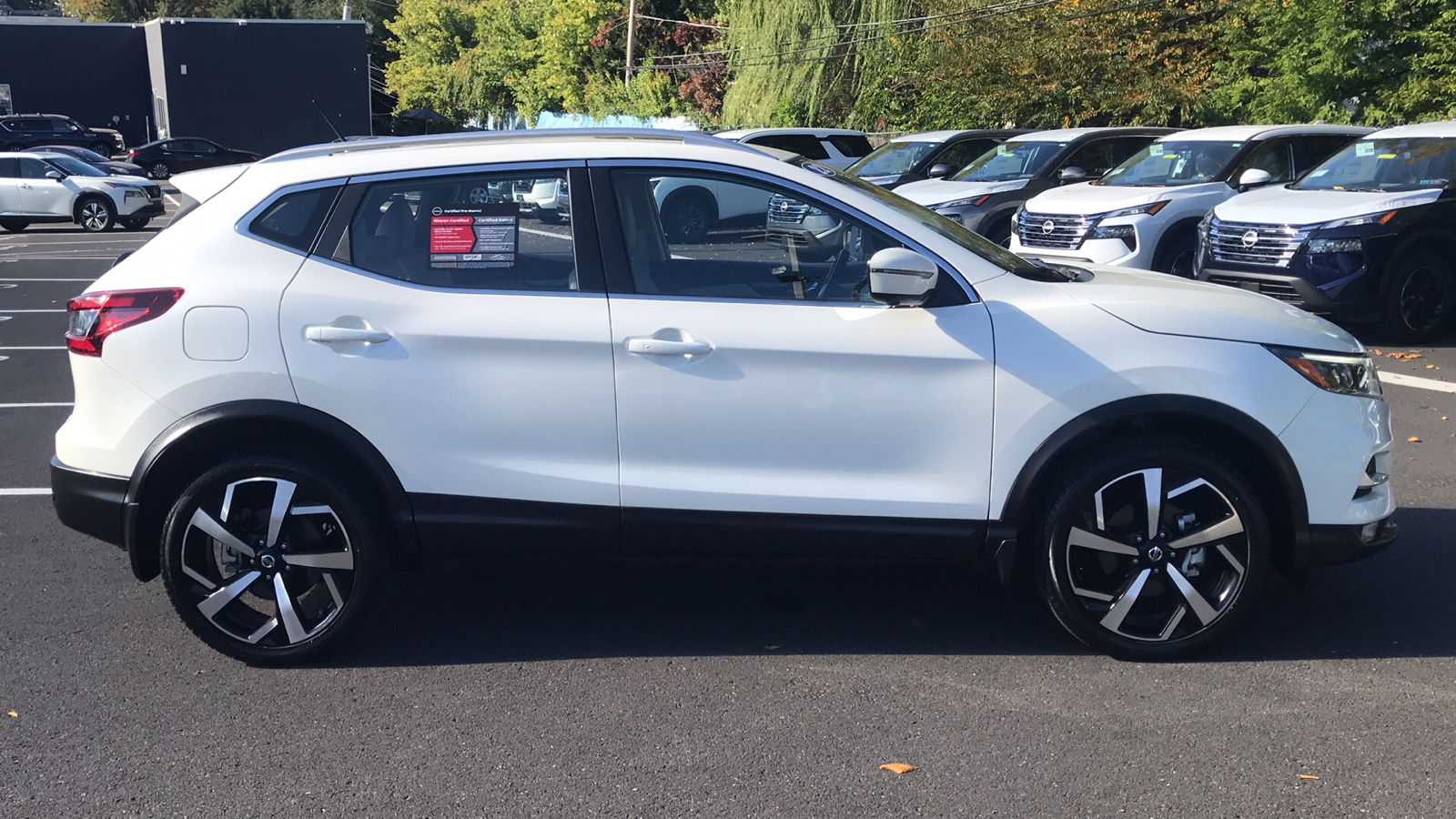 2022 Nissan Rogue Sport SL 28