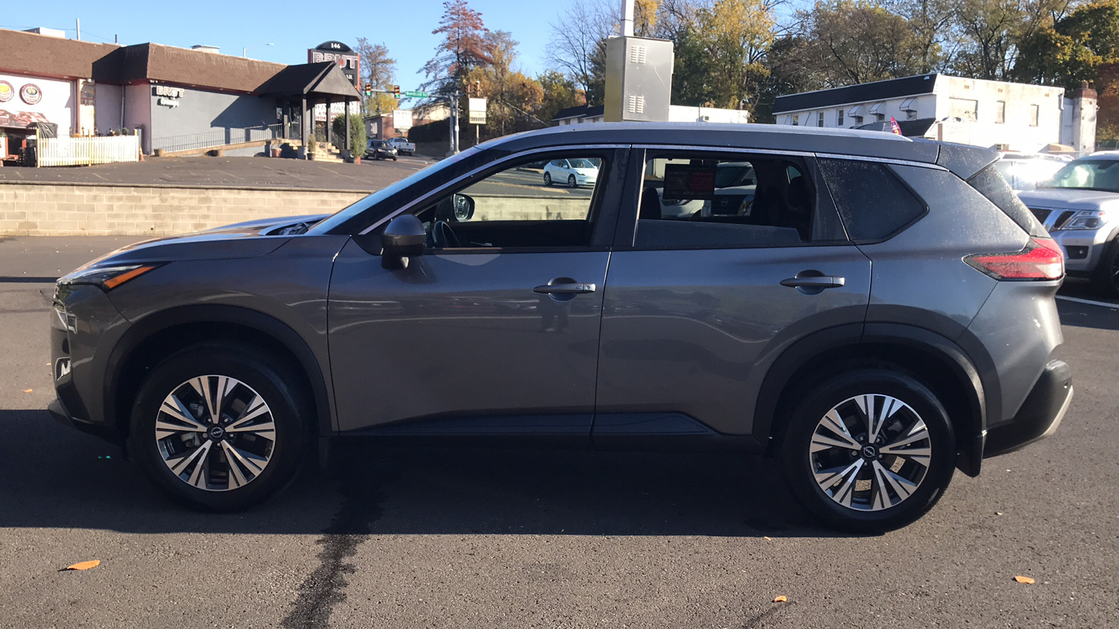 2023 Nissan Rogue SV 4