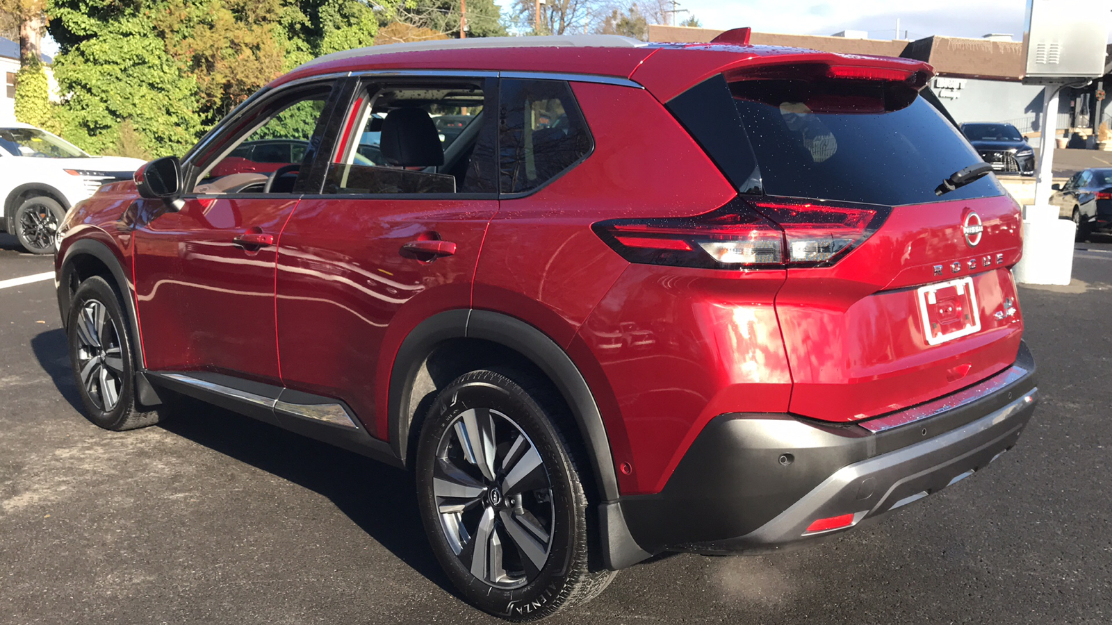 2023 Nissan Rogue SL 24