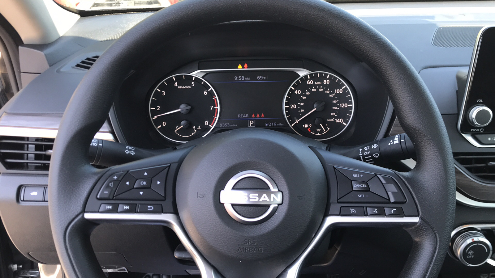 2023 Nissan Altima 2.5 SV 9