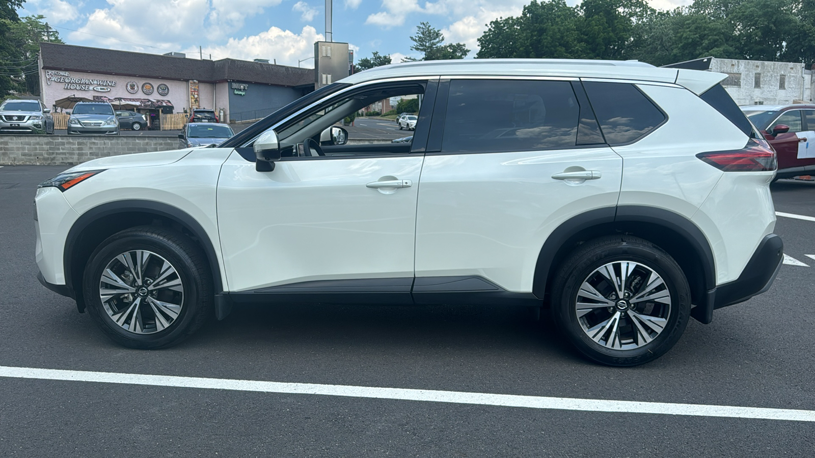 2021 Nissan Rogue SV 4