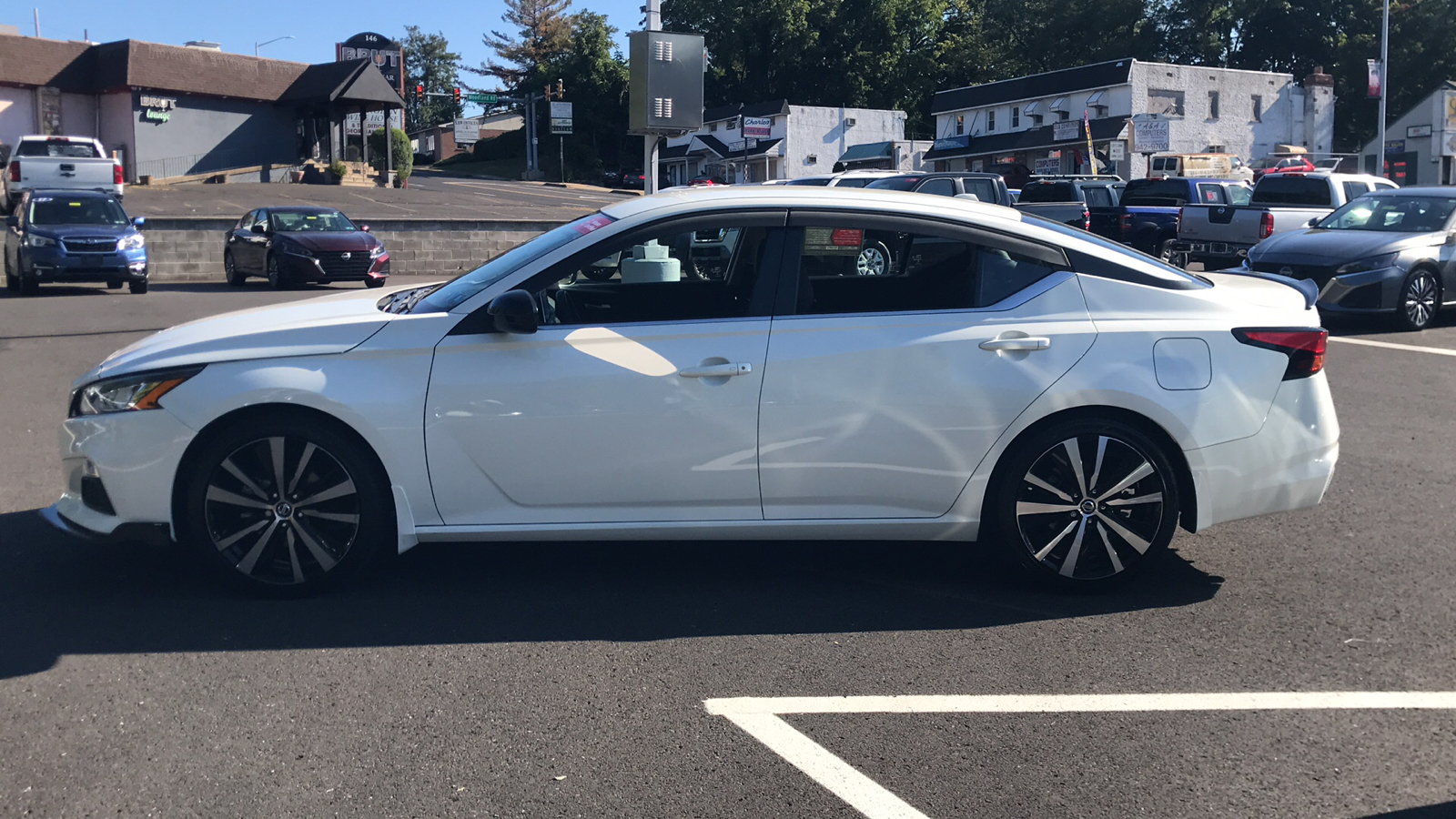 2021 Nissan Altima 2.5 SR 4