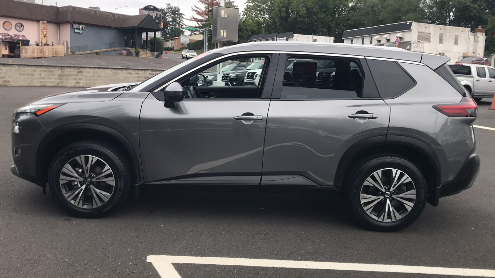 2021 Nissan Rogue SV 4