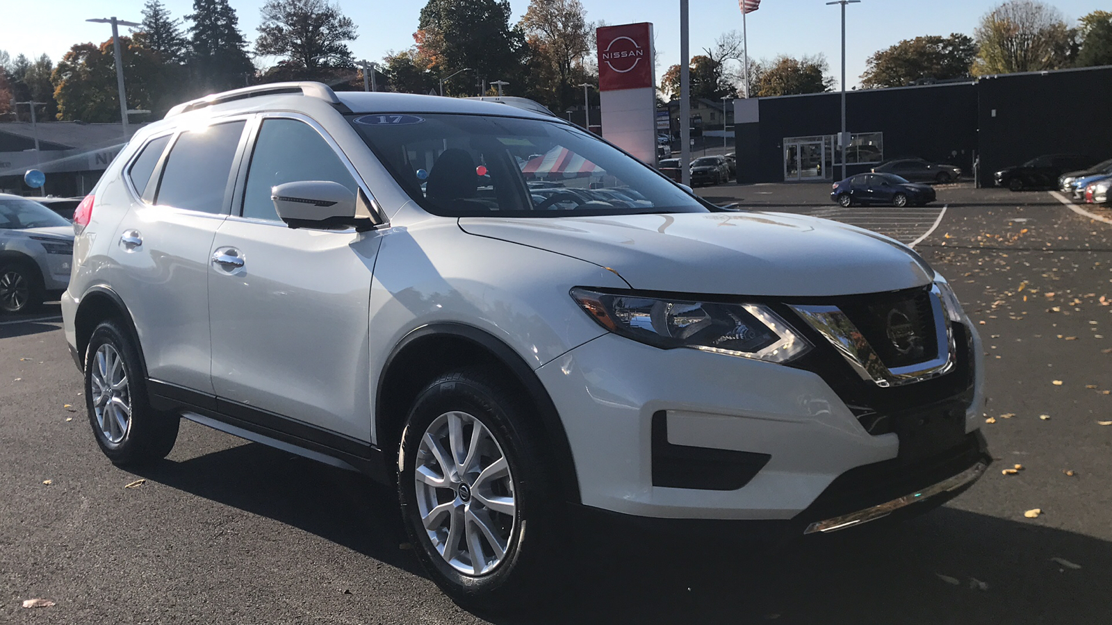 2017 Nissan Rogue SV 1