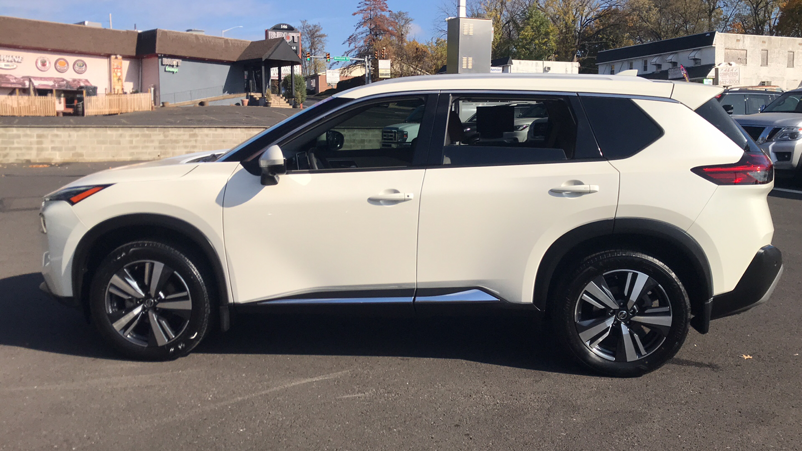 2021 Nissan Rogue SL 4