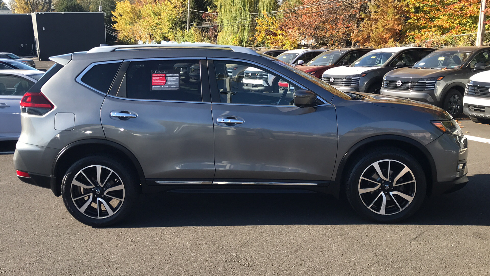 2019 Nissan Rogue SL 28