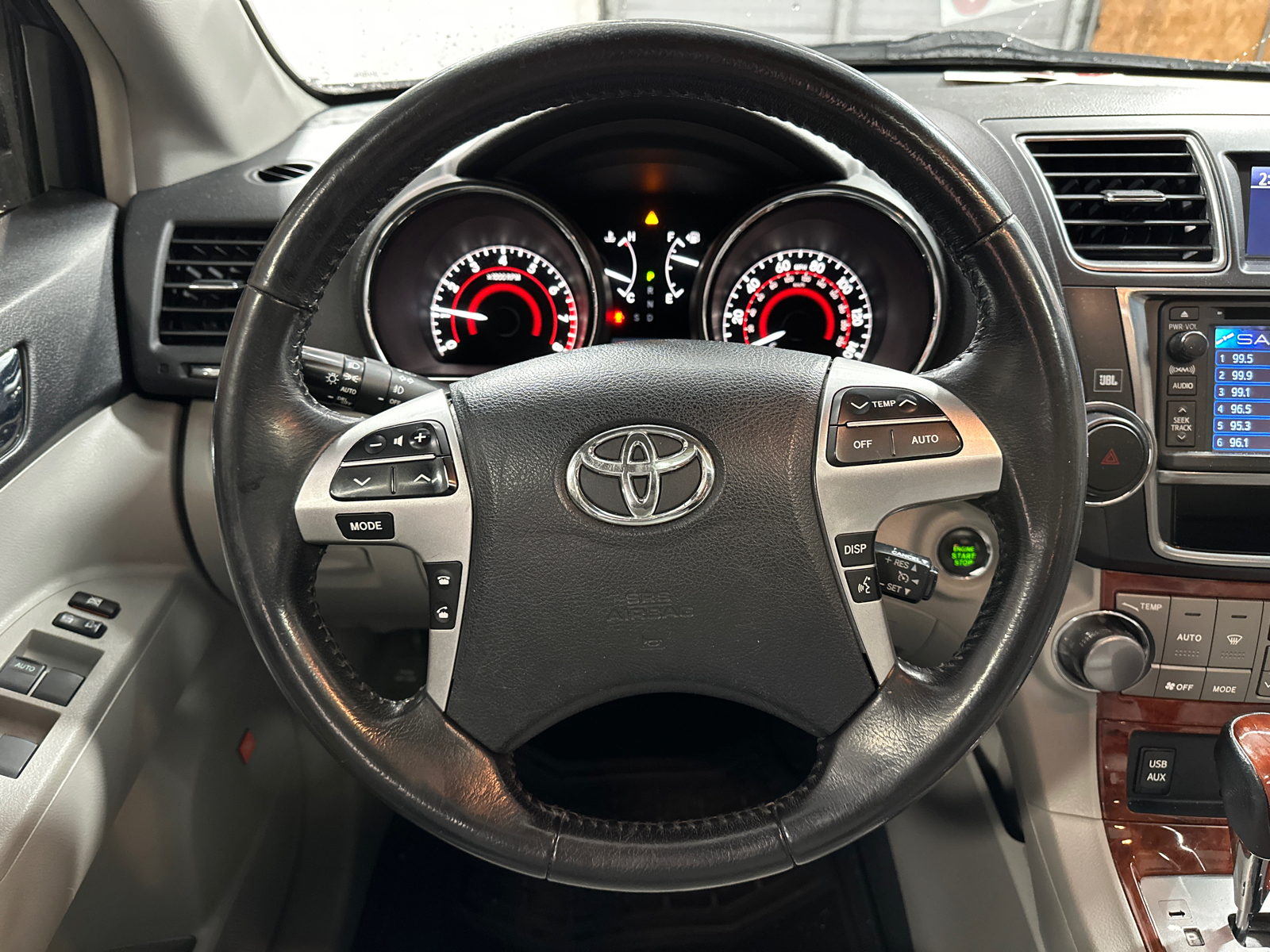 2013 Toyota Highlander  27
