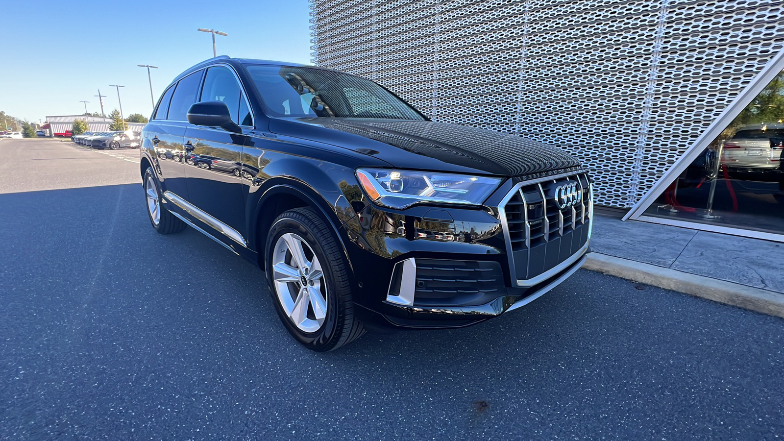 2023 Audi Q7 45 Premium Plus 2