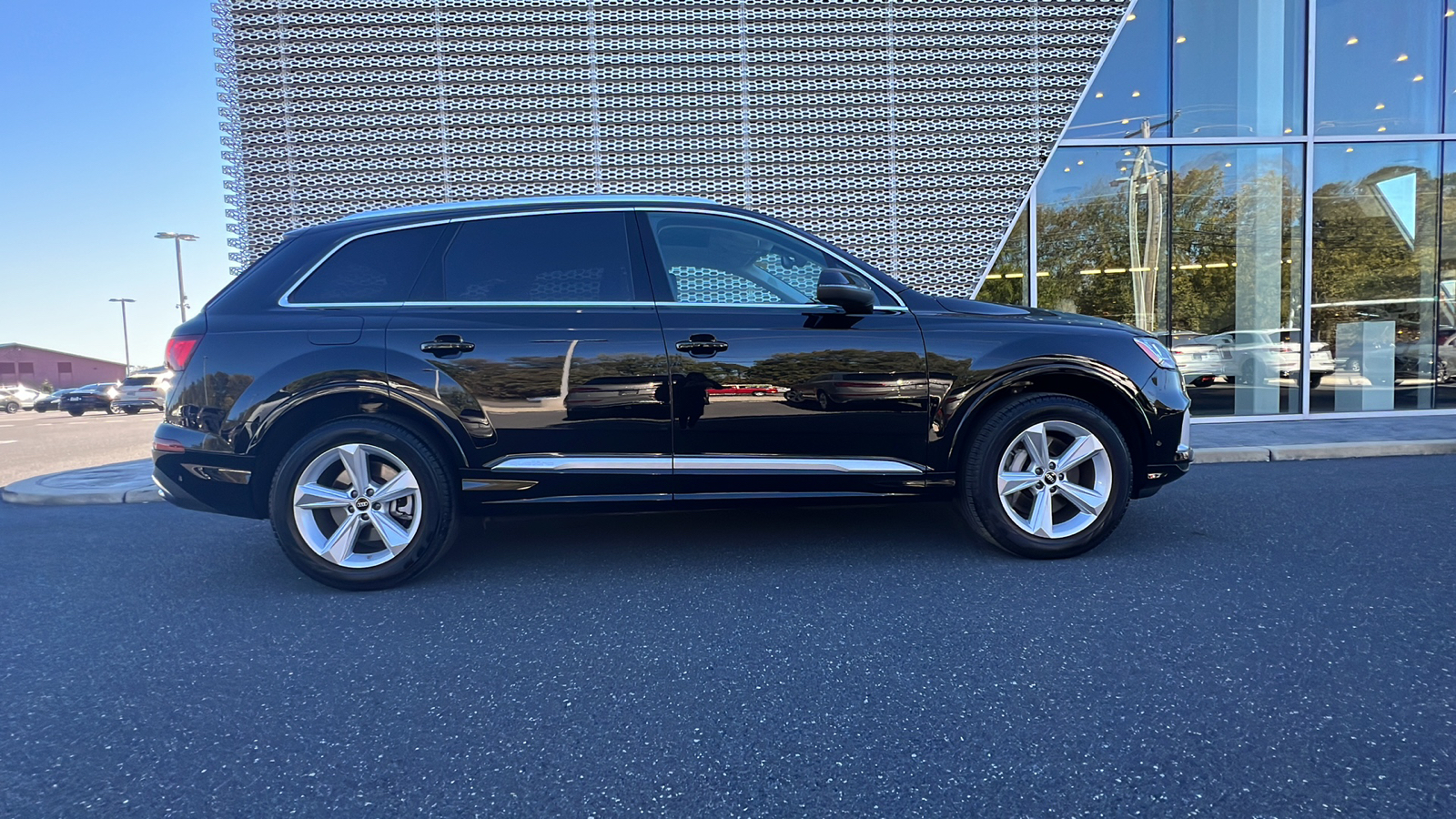 2023 Audi Q7 45 Premium Plus 6