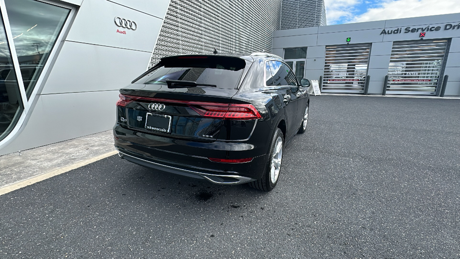 2023 Audi Q8 55 Premium 18