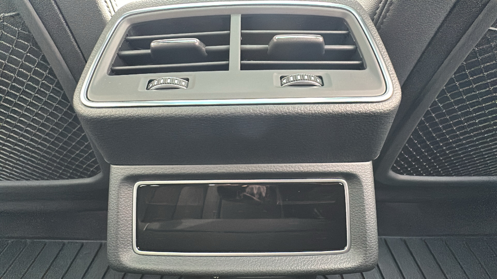 2024 Audi Q8 e-tron Premium Plus 16