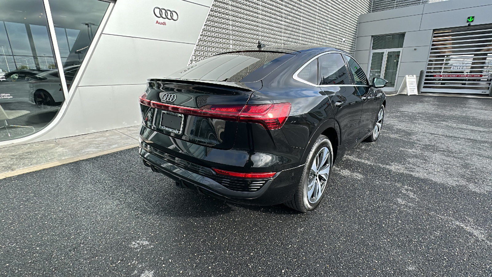 2024 Audi Q8 e-tron Premium Plus 19