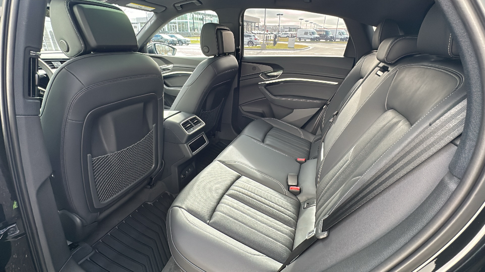 2024 Audi Q8 e-tron Premium Plus 30
