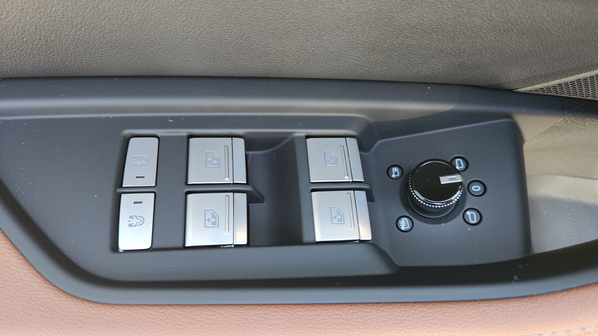 2024 Audi Q8 e-tron Premium Plus 22