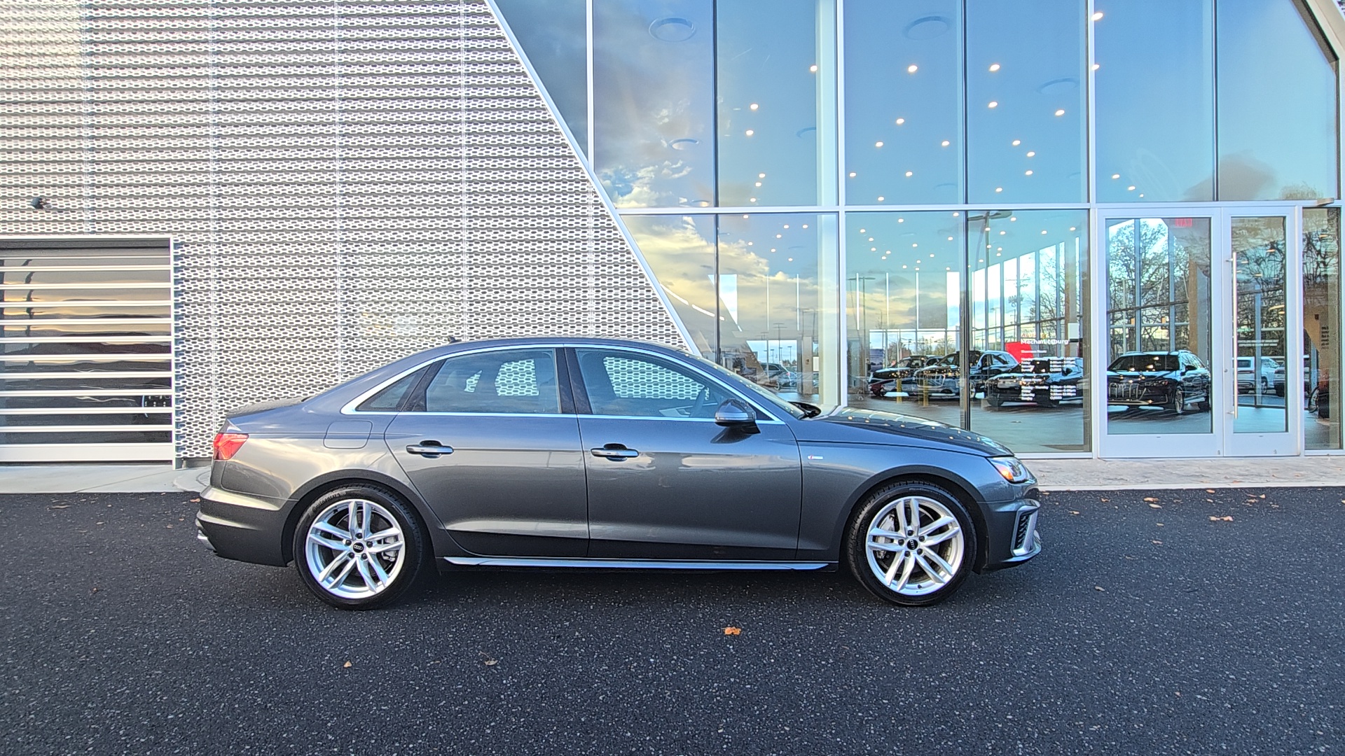 2024 Audi A4 45 S line Premium Plus 3