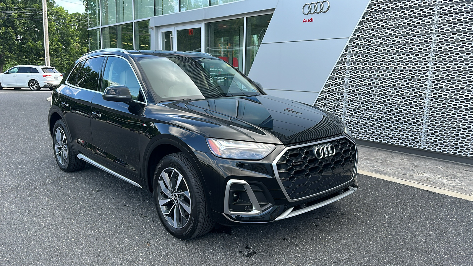 2024 Audi Q5 45 S line Prestige 1