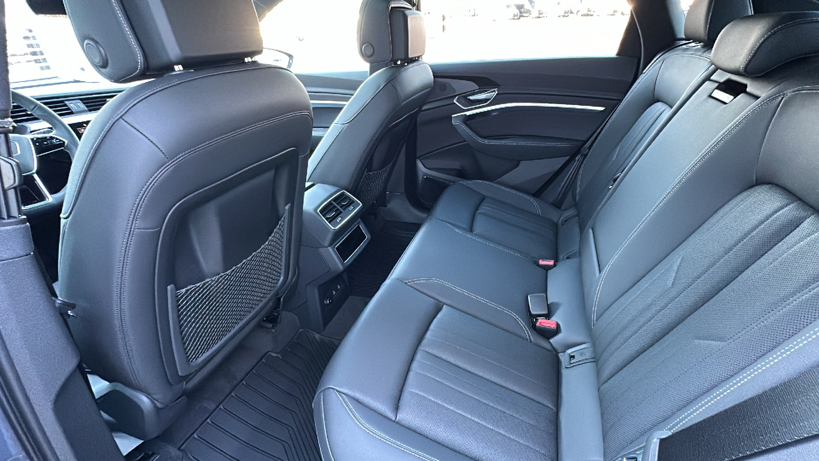 2024 Audi Q8 e-tron Premium Plus 29