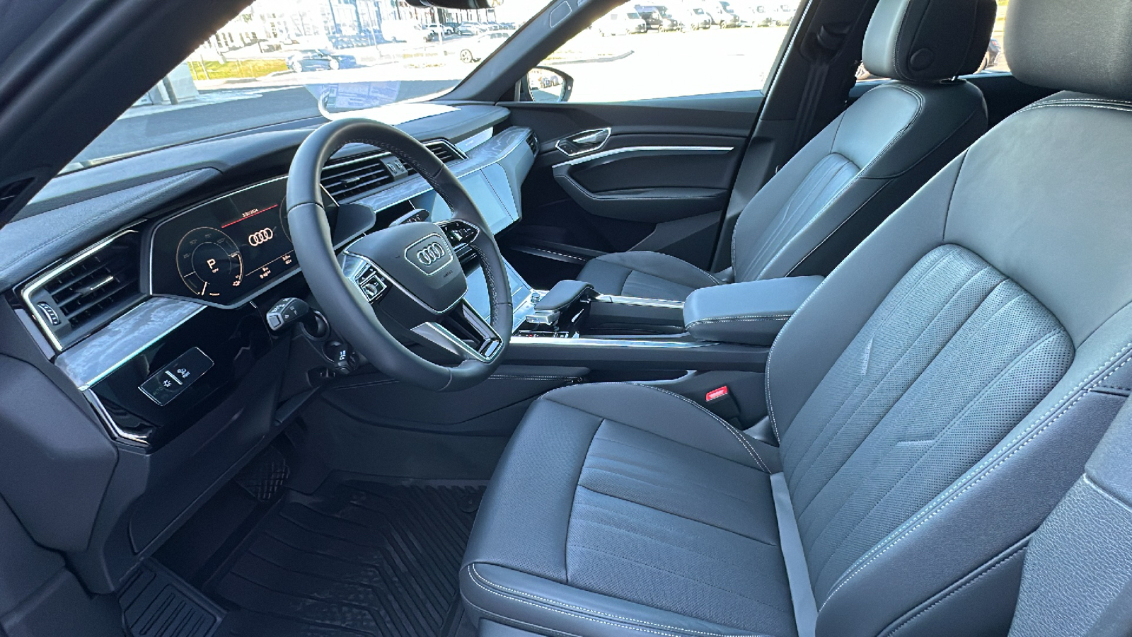 2024 Audi Q8 e-tron Premium Plus 31