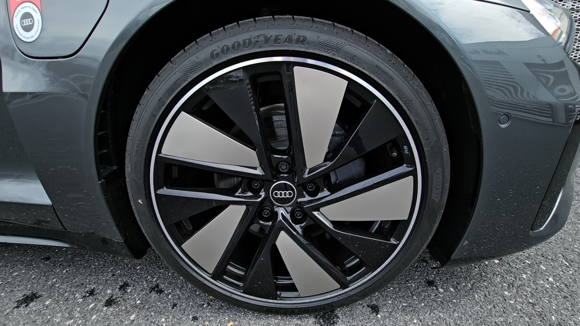 2024 Audi e-tron GT Prestige 2