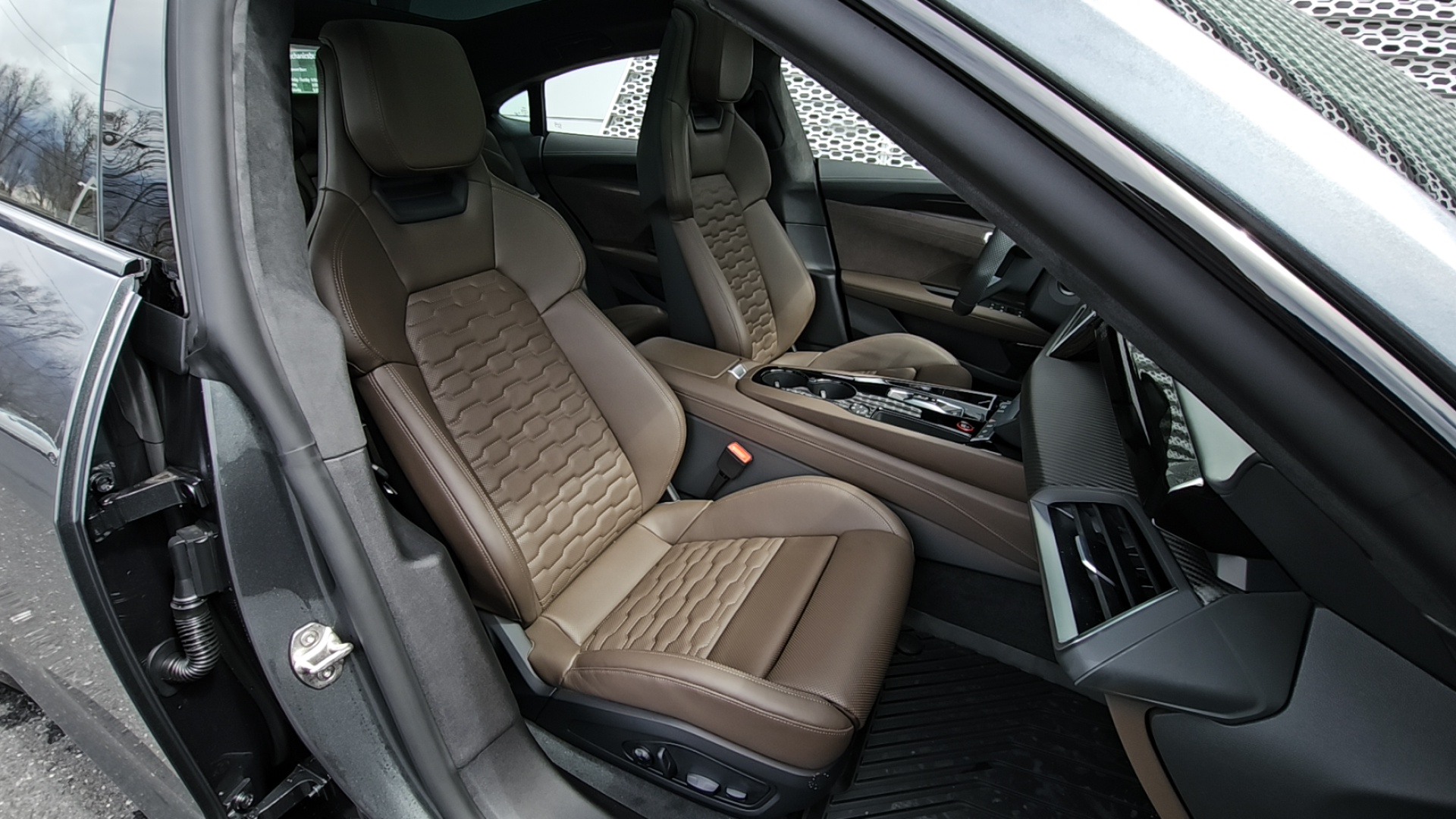 2024 Audi e-tron GT Prestige 32