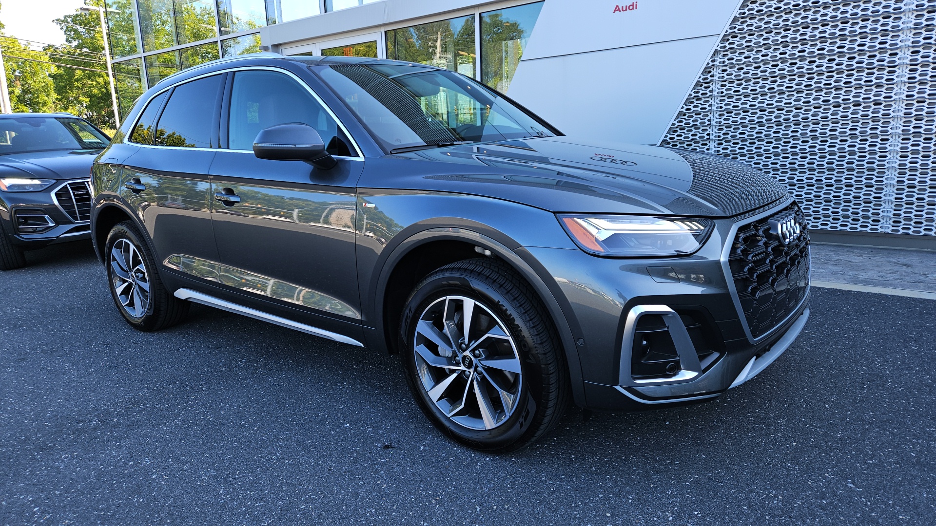 2024 Audi Q5 45 S line Prestige 1