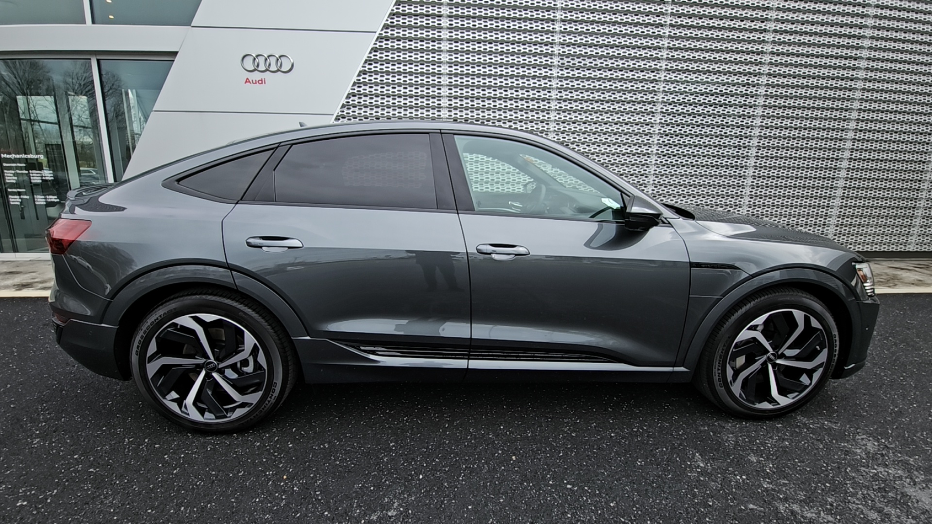 2024 Audi Q8 e-tron Prestige 3