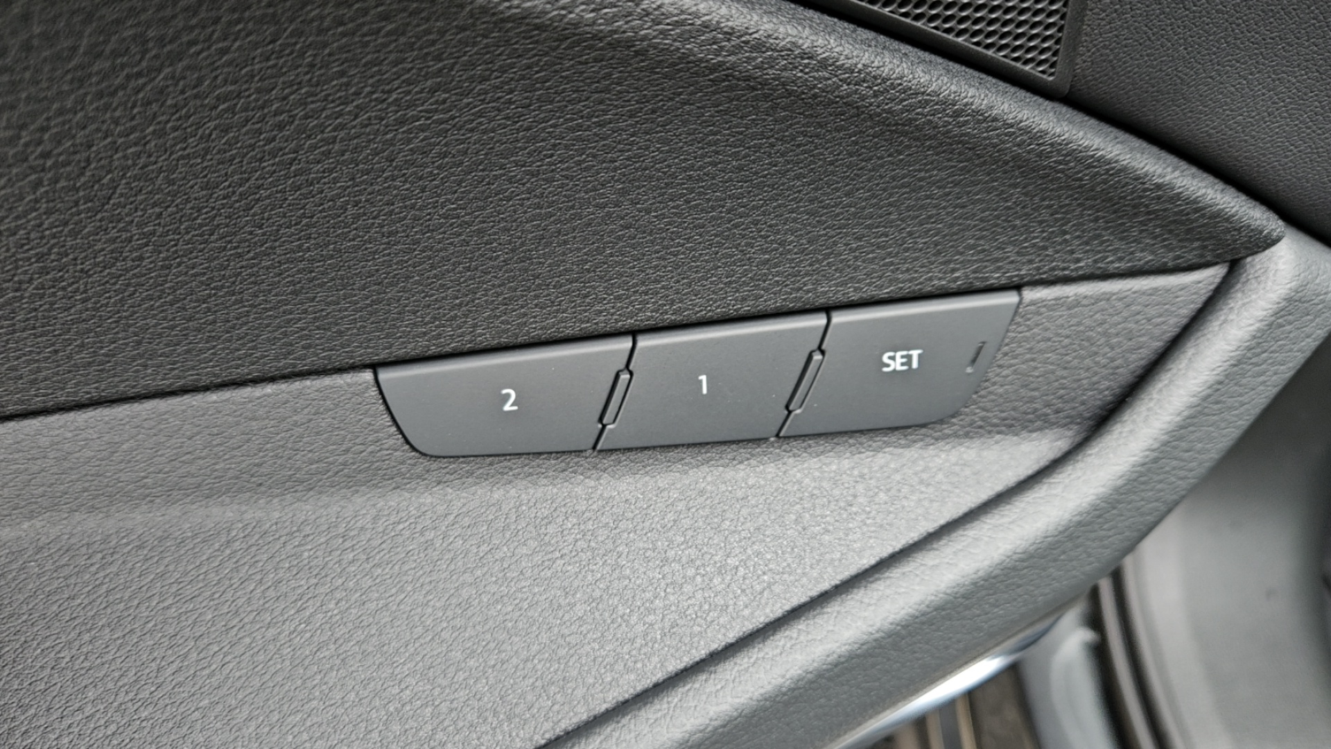 2024 Audi Q8 e-tron Prestige 21