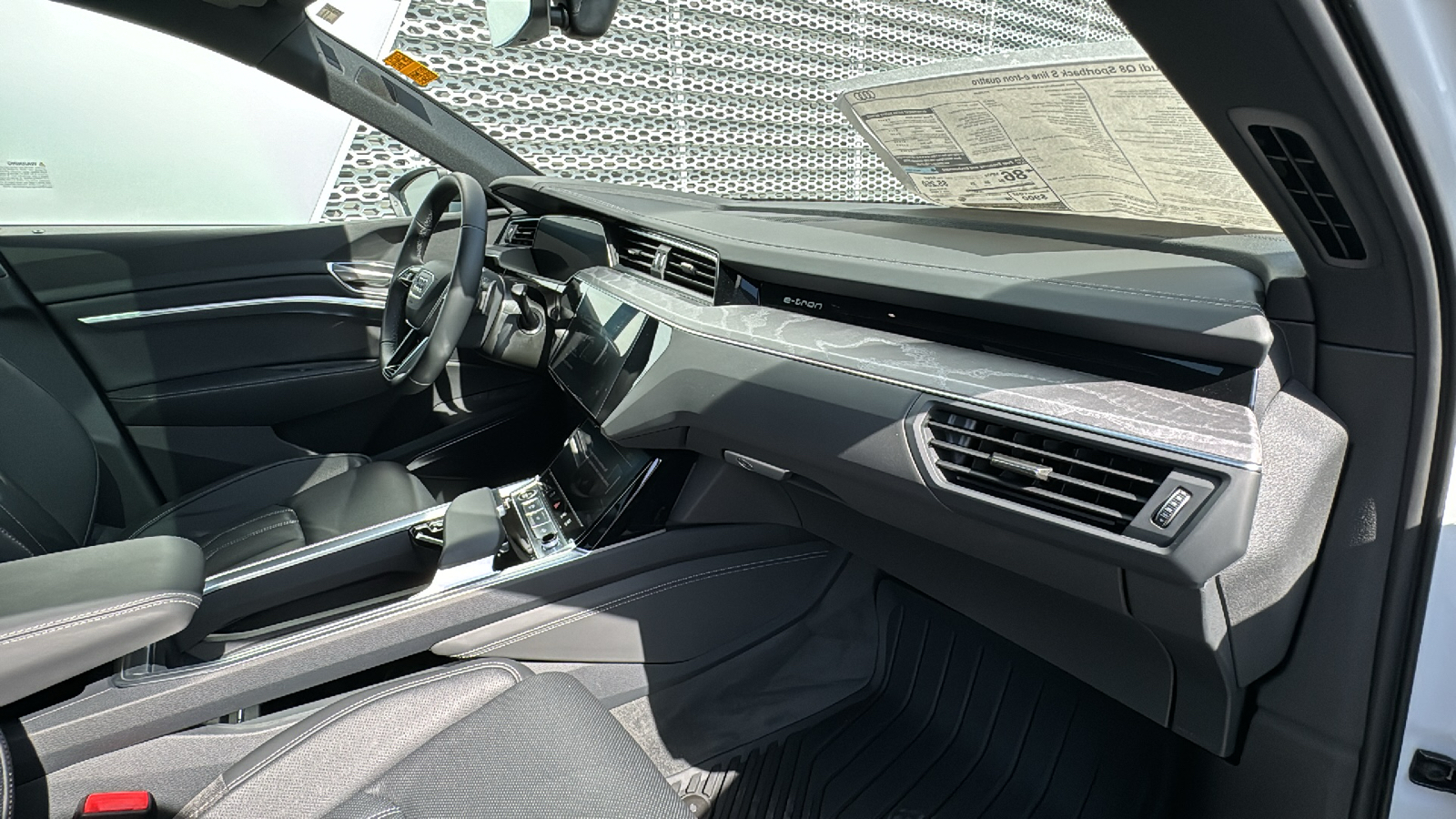 2024 Audi Q8 e-tron Prestige 13