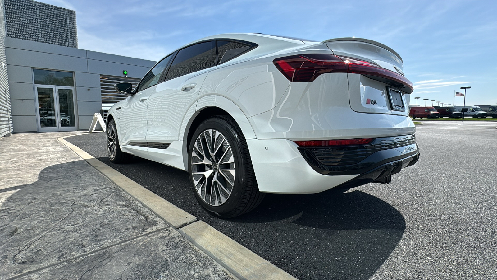 2024 Audi Q8 e-tron Prestige 33