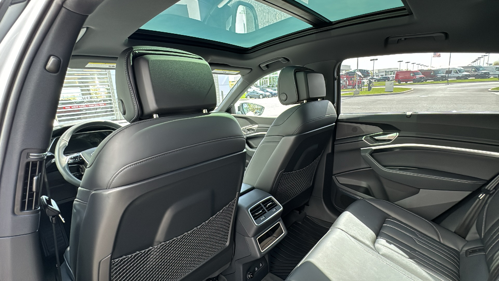 2024 Audi Q8 e-tron Prestige 36